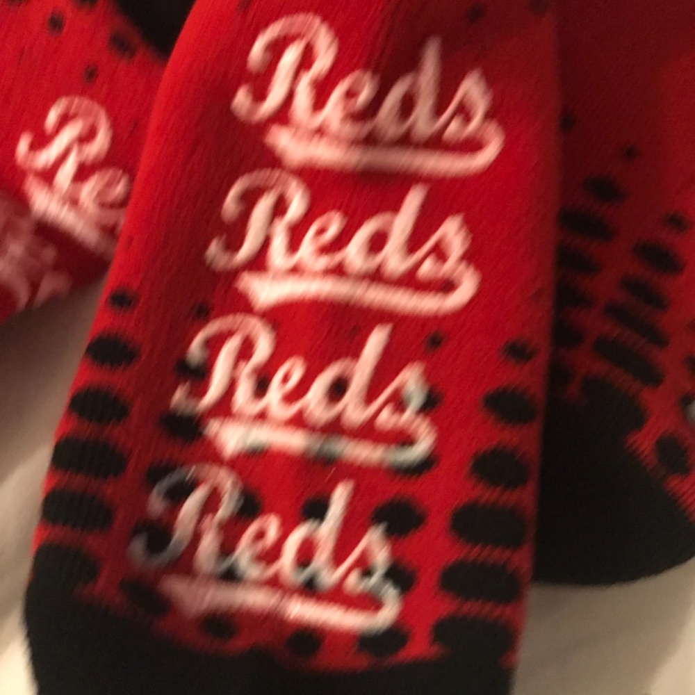 lot 5 pair chicago reds baseball gripper socks - Picture 3 of 7